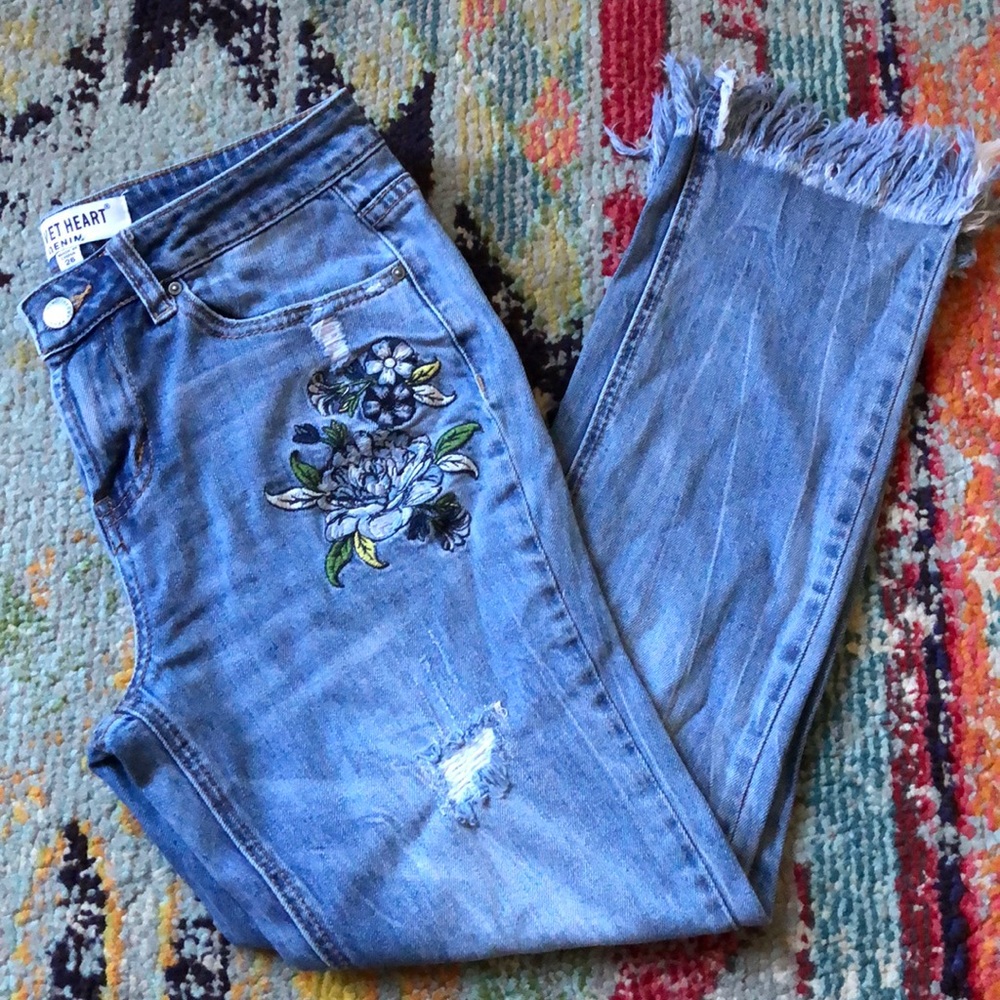 Velvet Heart Ankle Fray Jeans
